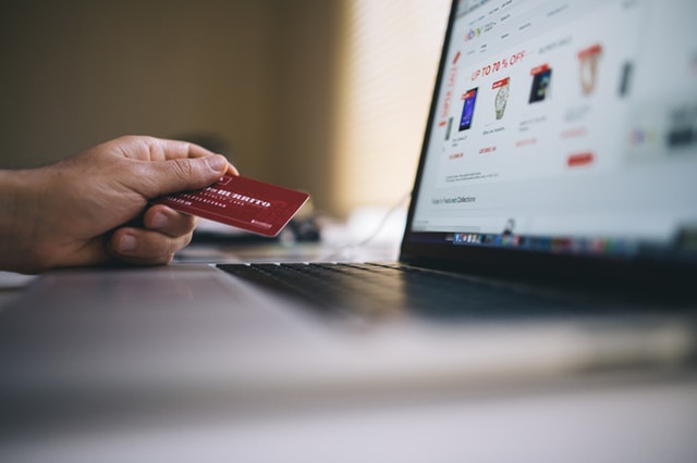 black-friday-buy-credit-card-34577 (1)