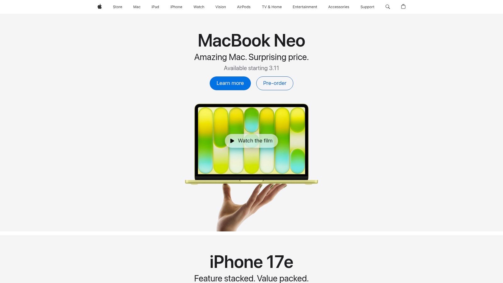 Apple Online Store product page for a MacBook showing customization options.