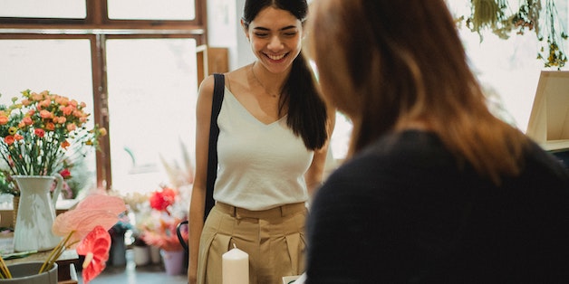 woman-at-cashier-counter